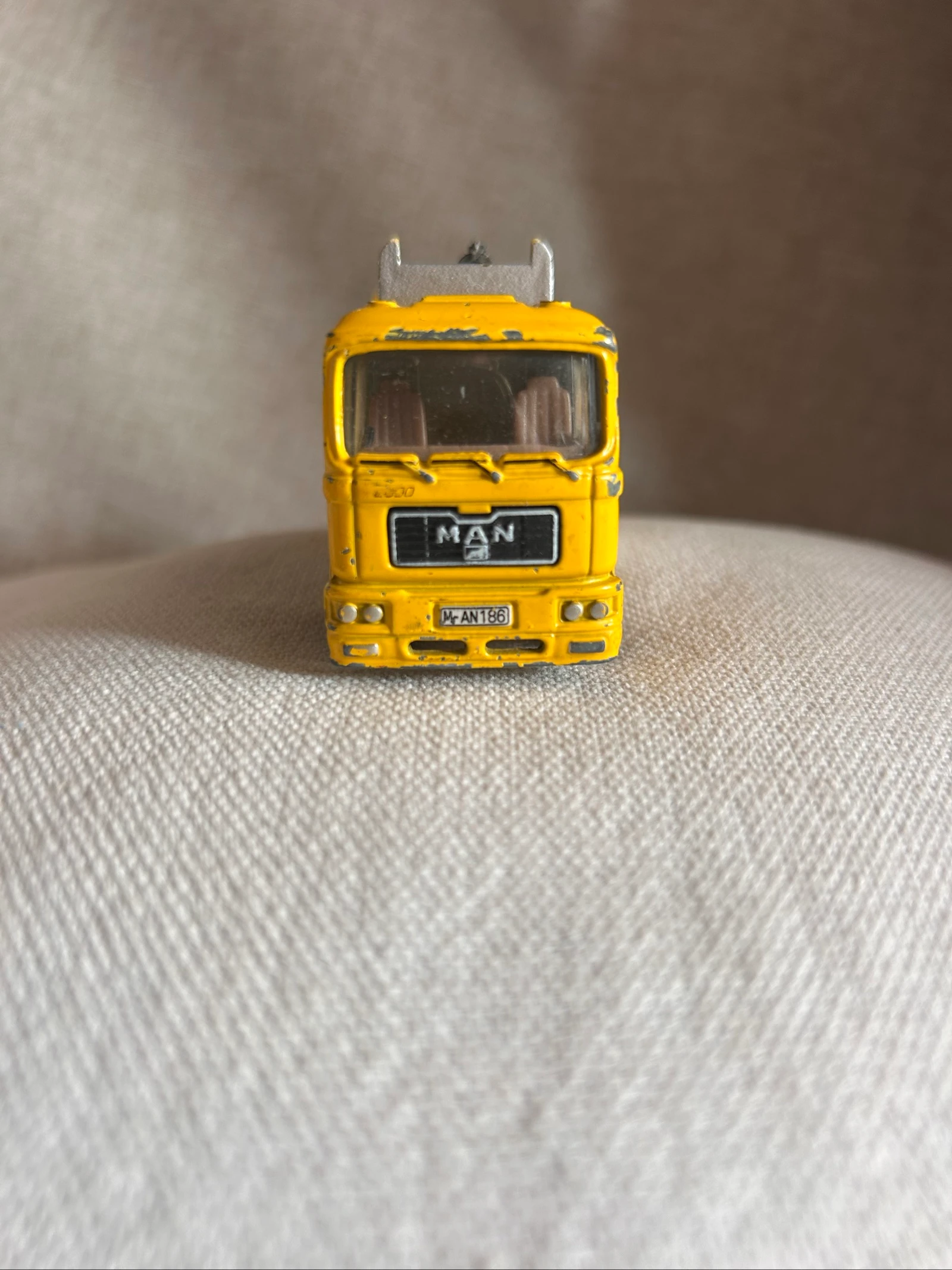 Camion MAN Miniature Jaune